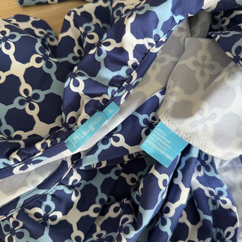 J.Mclaughlin XL Durham Blue Geometric Top Catalina Cloth Ruffle Neck Preppy - Picture 3 of 5